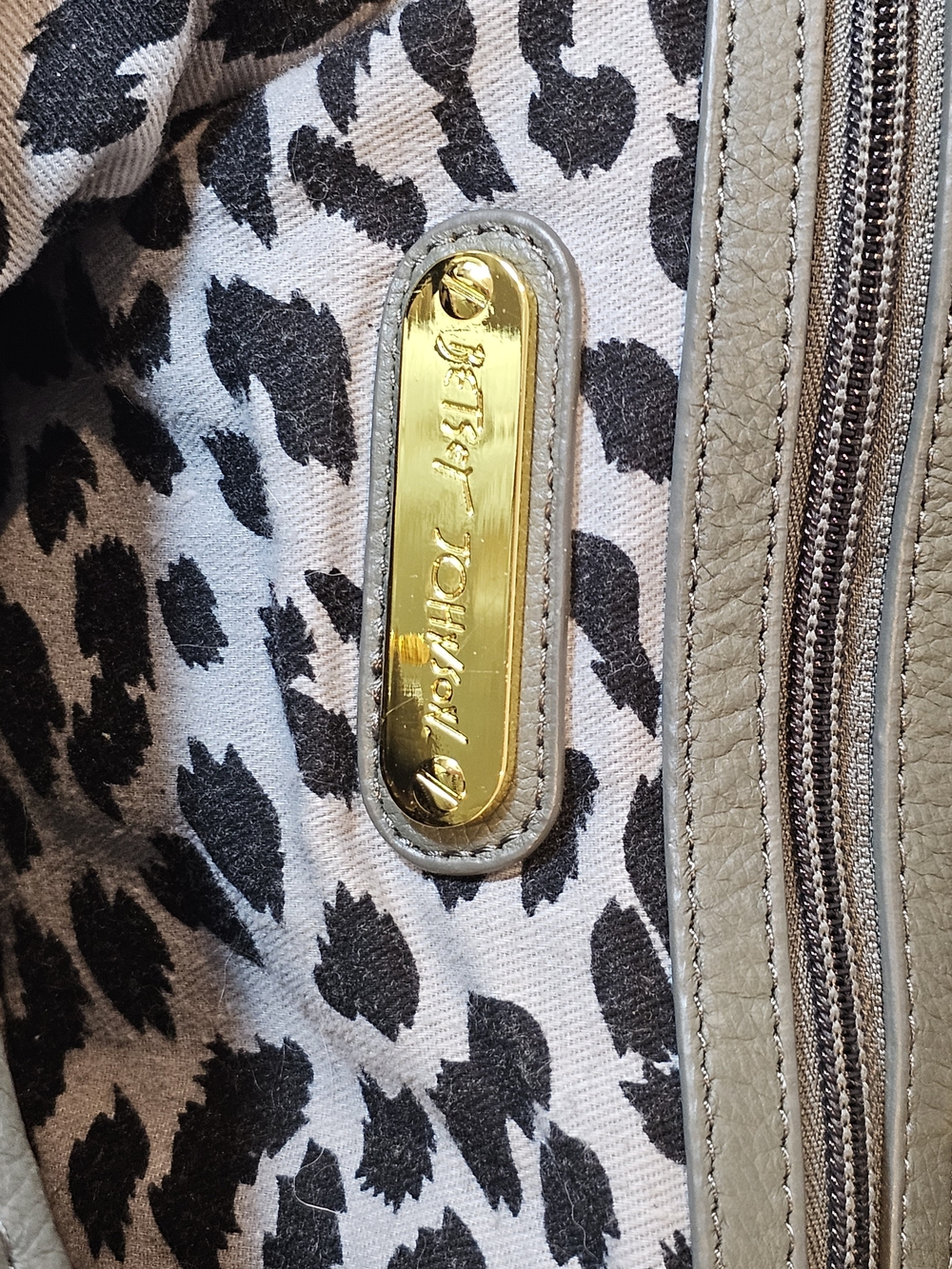 Betsey Johnson Y2K Gray Leather Studded Hobo Bag - Picture 8 of 12